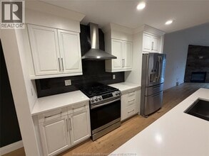 1520 Skinner St in Lasalle, ON - Building Photo - Building Photo