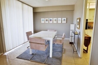 Park Tower Apartments in Lubbock, TX - Building Photo - Building Photo
