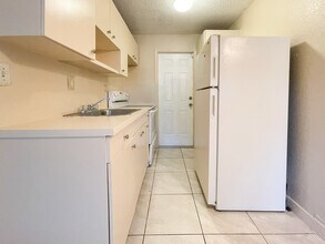 1717 NW 8th Pl, Unit 1 in Fort Lauderdale, FL - Foto de edificio - Building Photo