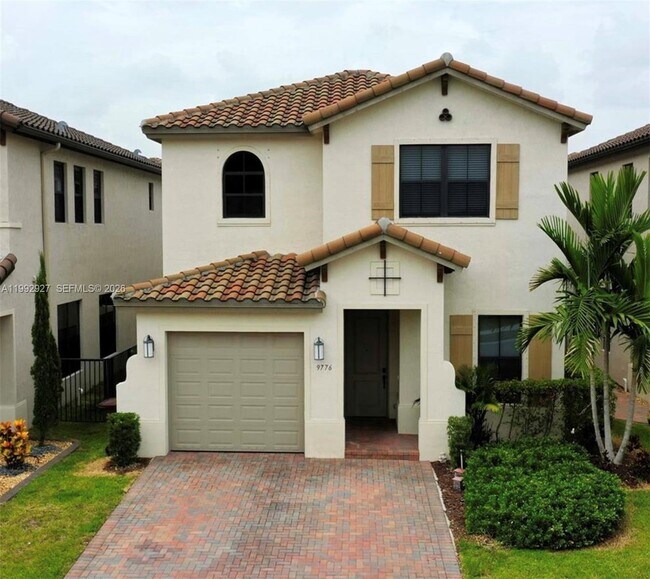 9776 W 34th Ave in Hialeah, FL - Building Photo - Building Photo