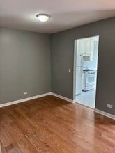 275 King's Mill Ct in Schaumburg, IL - Building Photo - Building Photo