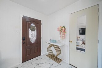 16815 Watering Oaks Ln in Houston, TX - Building Photo - Building Photo