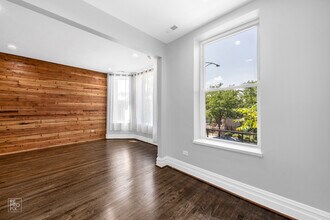 523 N Kedzie Ave in Chicago, IL - Building Photo - Building Photo