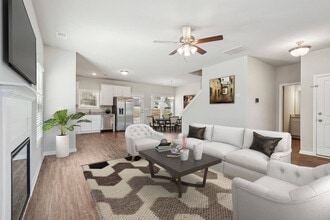 College Manor-2 in Barnesville, GA - Building Photo - Building Photo