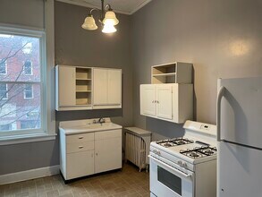 1064 Pennsylvania Ave, Unit 1 in Tyrone, PA - Building Photo - Building Photo