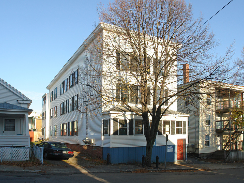 32 Hill St in Biddeford, ME - Foto de edificio