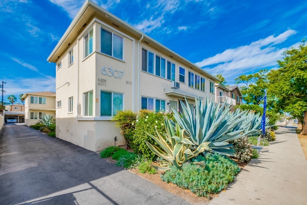6307 - 6311 8th Ave in Los Angeles, CA - Foto de edificio