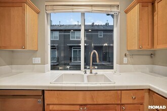 2288 NW Oak Knoll Pl in Beaverton, OR - Building Photo - Building Photo