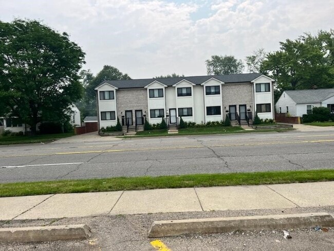 property at 3522 Greenfield Rd