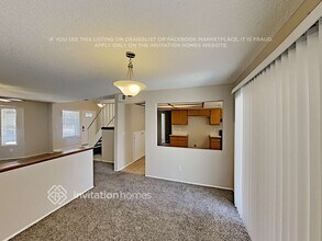 44200 Compiegne Dr in Hemet, CA - Foto de edificio - Building Photo