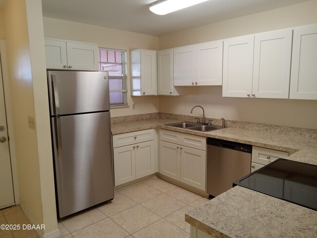 1618 Tuscaloosa Ave in Holly Hill, FL - Building Photo - Building Photo