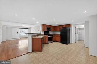 1585 N Van Dorn St in Alexandria, VA - Building Photo - Building Photo