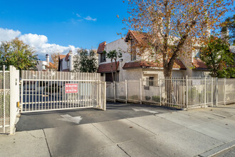 12330 Osborne St in Pacoima, CA - Building Photo - Building Photo