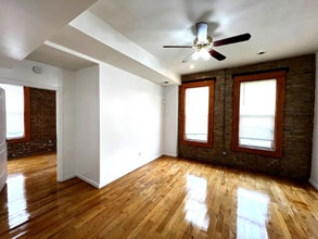 2008 S Pulaski Rd in Chicago, IL - Building Photo - Building Photo