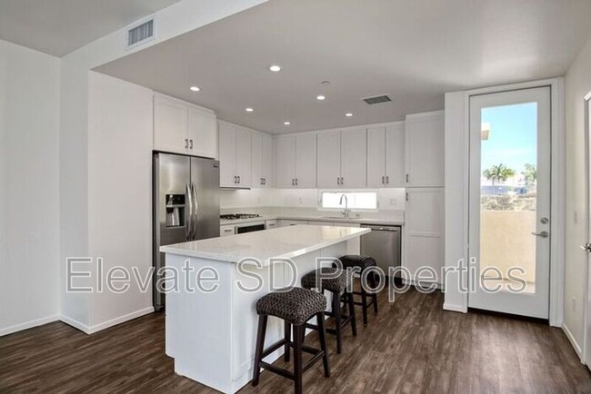 2862 C St in San Diego, CA - Foto de edificio - Building Photo