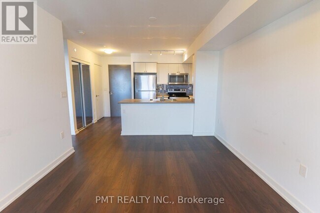 1346 Danforth Rd in Toronto, ON - Building Photo - Building Photo