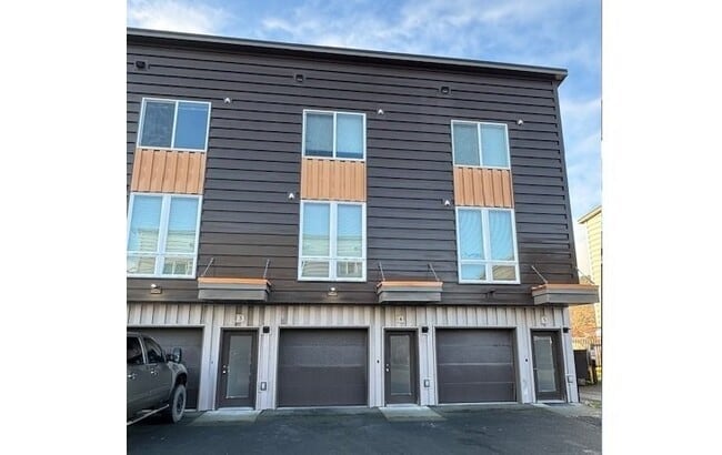 1223 Mill Bay Rd in Kodiak, AK - Building Photo - Building Photo