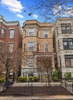 915 W Newport Ave in Chicago, IL - Building Photo