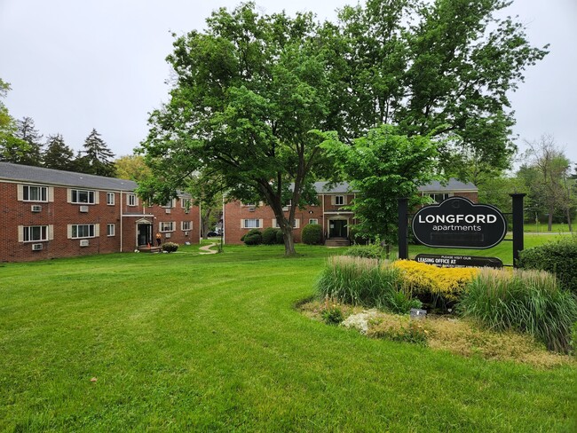 Longford Apartments in Ambler, PA - Foto de edificio - Building Photo