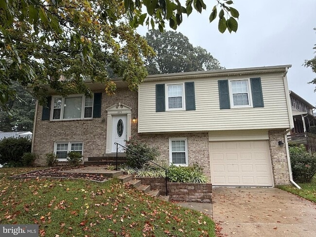 property at 11975 Shorewood Ct