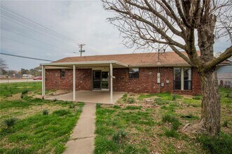1813 Crouch St in Bentonville, AR - Building Photo - Building Photo