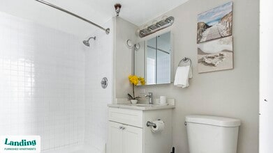 305 Dr. M.L.K. Jr St S, Unit 244 in St. Petersburg, FL - Building Photo - Building Photo