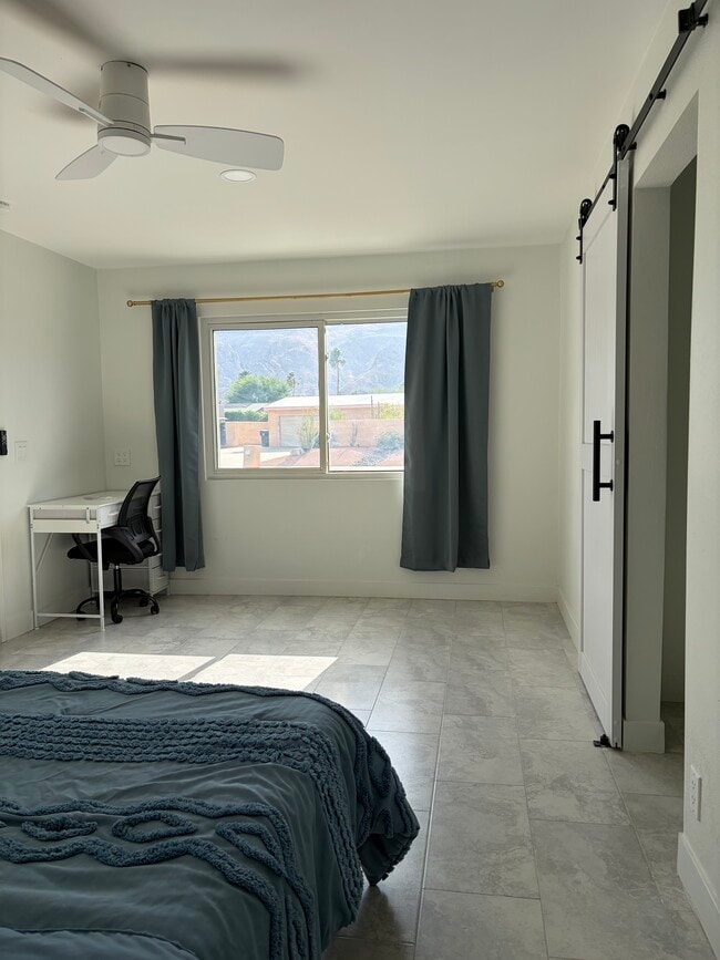2356 N Blando Rd in Palm Springs, CA - Foto de edificio - Building Photo