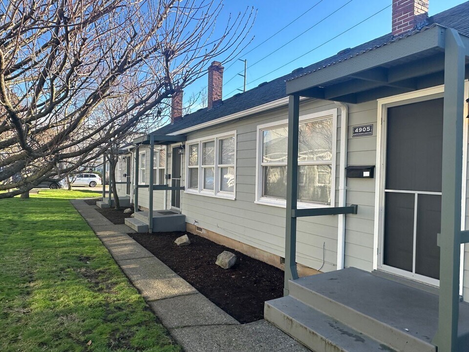 4901-4905 N Maryland Ave in Portland, OR - Building Photo