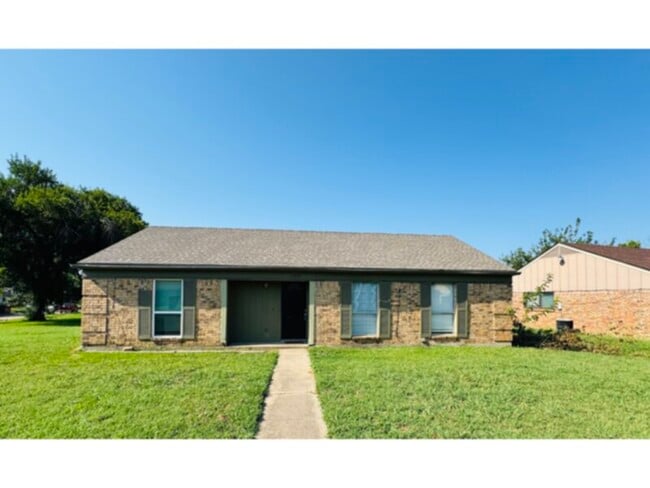 property at 10818 Sunnydale Dr