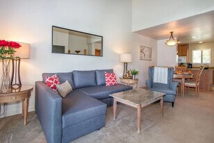 648 Cottage Dr in Napa, CA - Building Photo