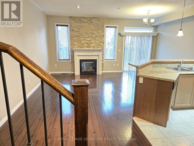 651 Farmstead Dr in Milton, ON - Building Photo - Building Photo