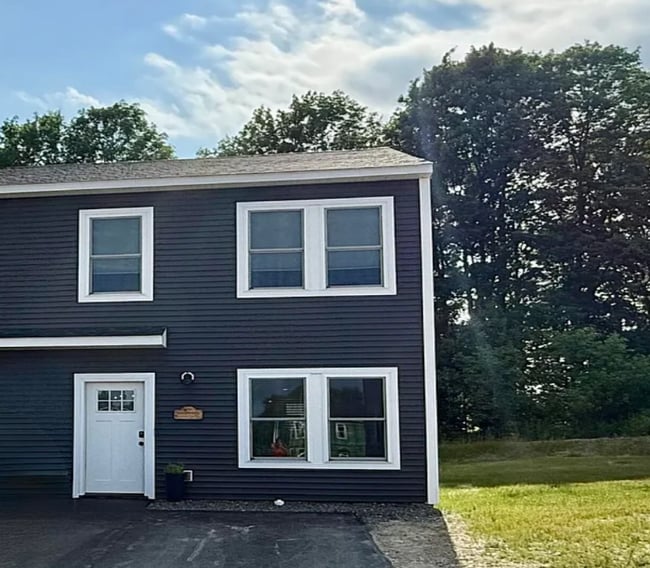 69 Wildwood Dr in Bangor, ME - Building Photo - Building Photo