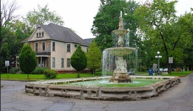 783 Woodruff Pl E Dr, Unit 783 in Indianapolis, IN - Building Photo - Building Photo