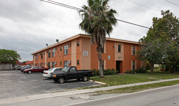 Bel Kay North Apartments in North Lauderdale, FL - Building Photo - Building Photo