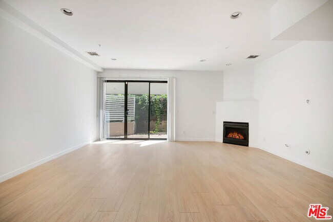 811 11th St in Santa Monica, CA - Building Photo - Building Photo