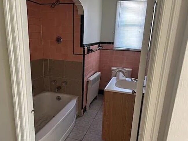 315 W 11th St, Unit 315 B upper floor