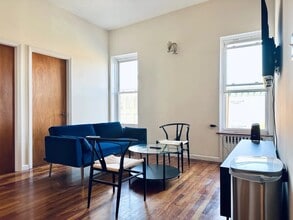 Furnished room/NOT APARTMENT in Brooklyn, NY - Foto de edificio - Building Photo