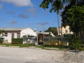 624 NE 7 Ave in Fort Lauderdale, FL - Building Photo - Building Photo