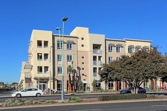 Oceana Apartments in Huntington Beach, CA - Building Photo - Building Photo