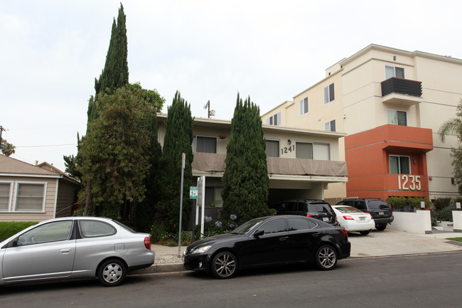 Granville in Los Angeles, CA - Foto de edificio - Building Photo