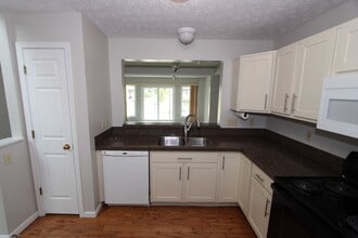 482 Madeira Ct in Cincinnati, OH - Foto de edificio - Building Photo