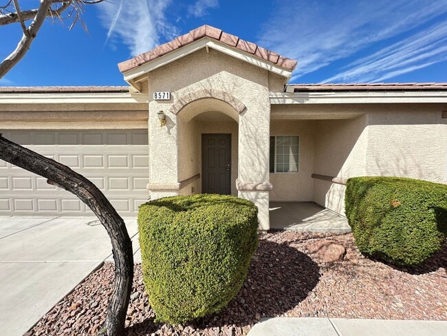 8571 Little Fox St in Las Vegas, NV - Building Photo - Building Photo