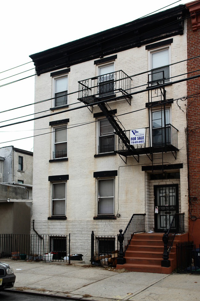 111  Wolcott Street in Brooklyn, NY - Building Photo - Building Photo