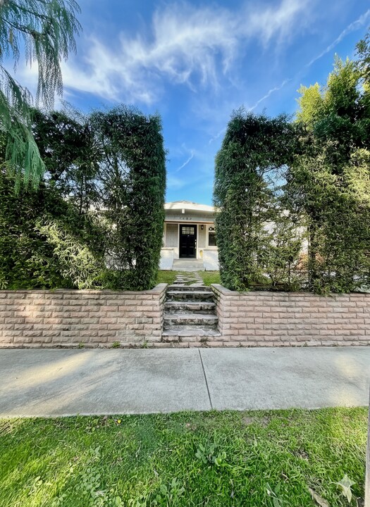 7725 Norton Ave in West Hollywood, CA - Building Photo