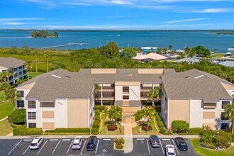 6165 S Mirror Lake Dr in Sebastian, FL - Building Photo - Building Photo