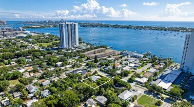5301 N Flagler Dr in West Palm Beach, FL - Building Photo - Building Photo