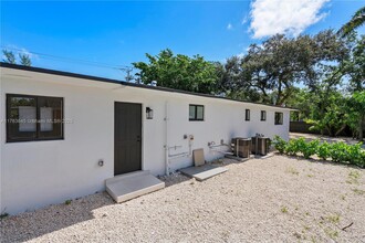 490 NE 141st St in North Miami, FL - Building Photo - Building Photo