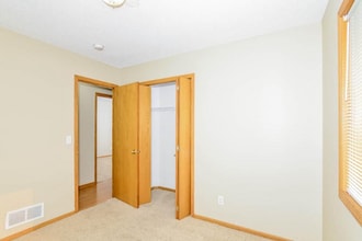 18035 Johnson St NW in Elk River, MN - Building Photo - Building Photo