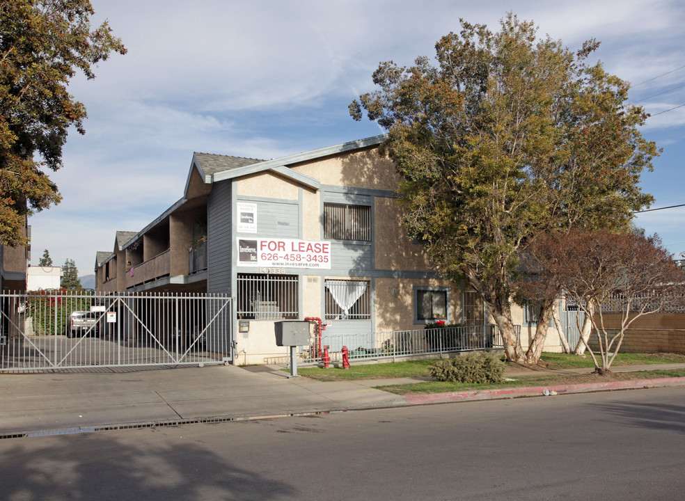 14733 Nelson Ave in La Puente, CA - Foto de edificio