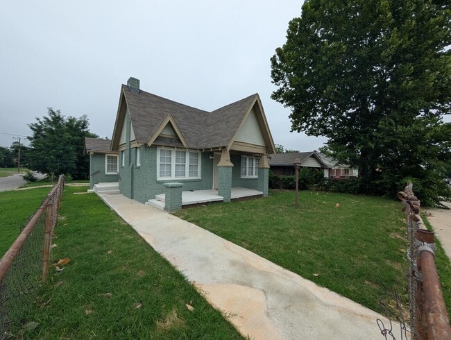 property at 1601 NE 18th St